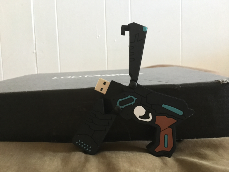 Spoiler: It totally opens up like how the gun does in the show
